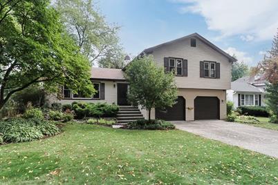 827 Brookside Drive - Photo 1