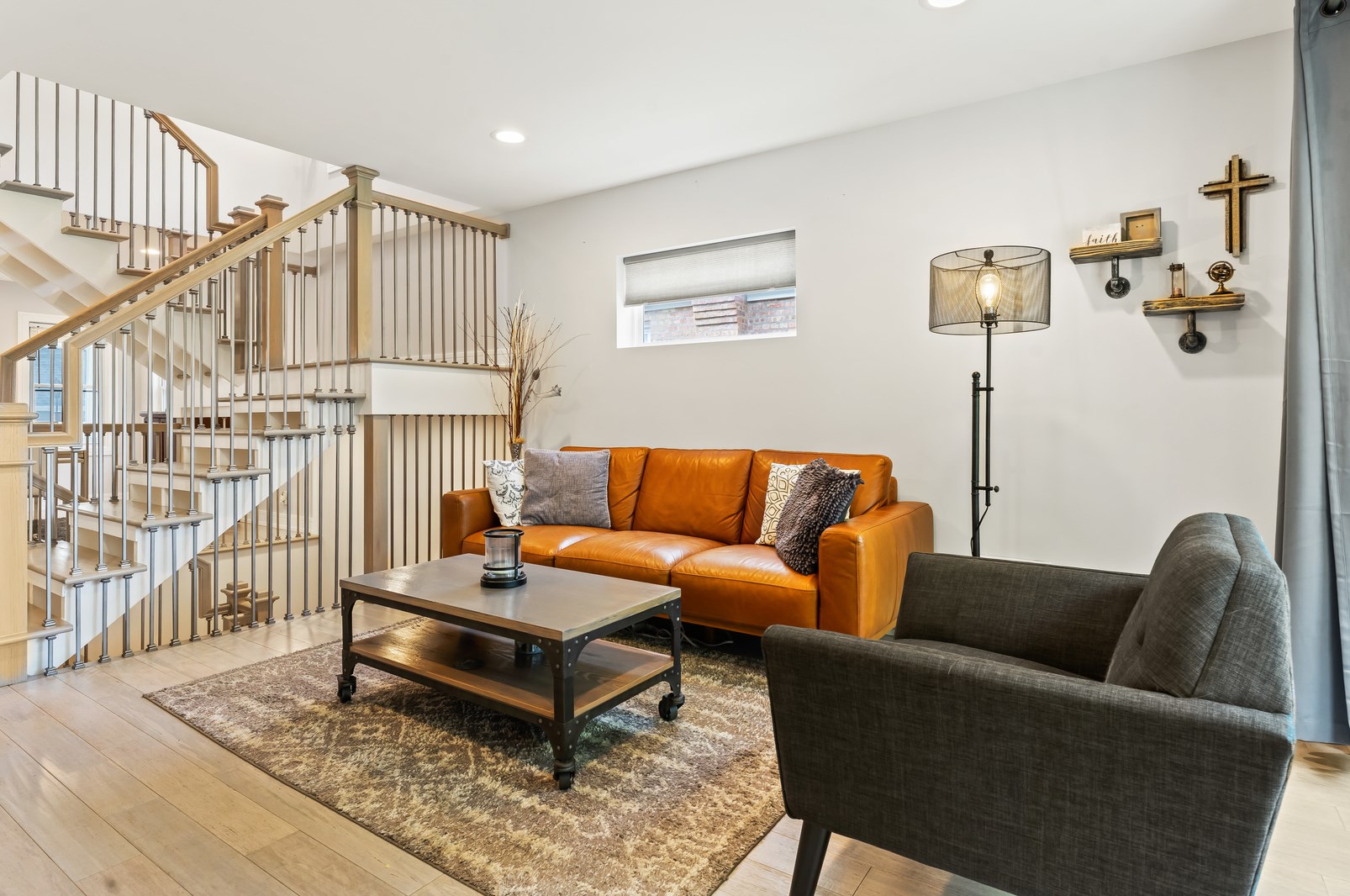 2108 Brummel St, Evanston, IL 60202-3608