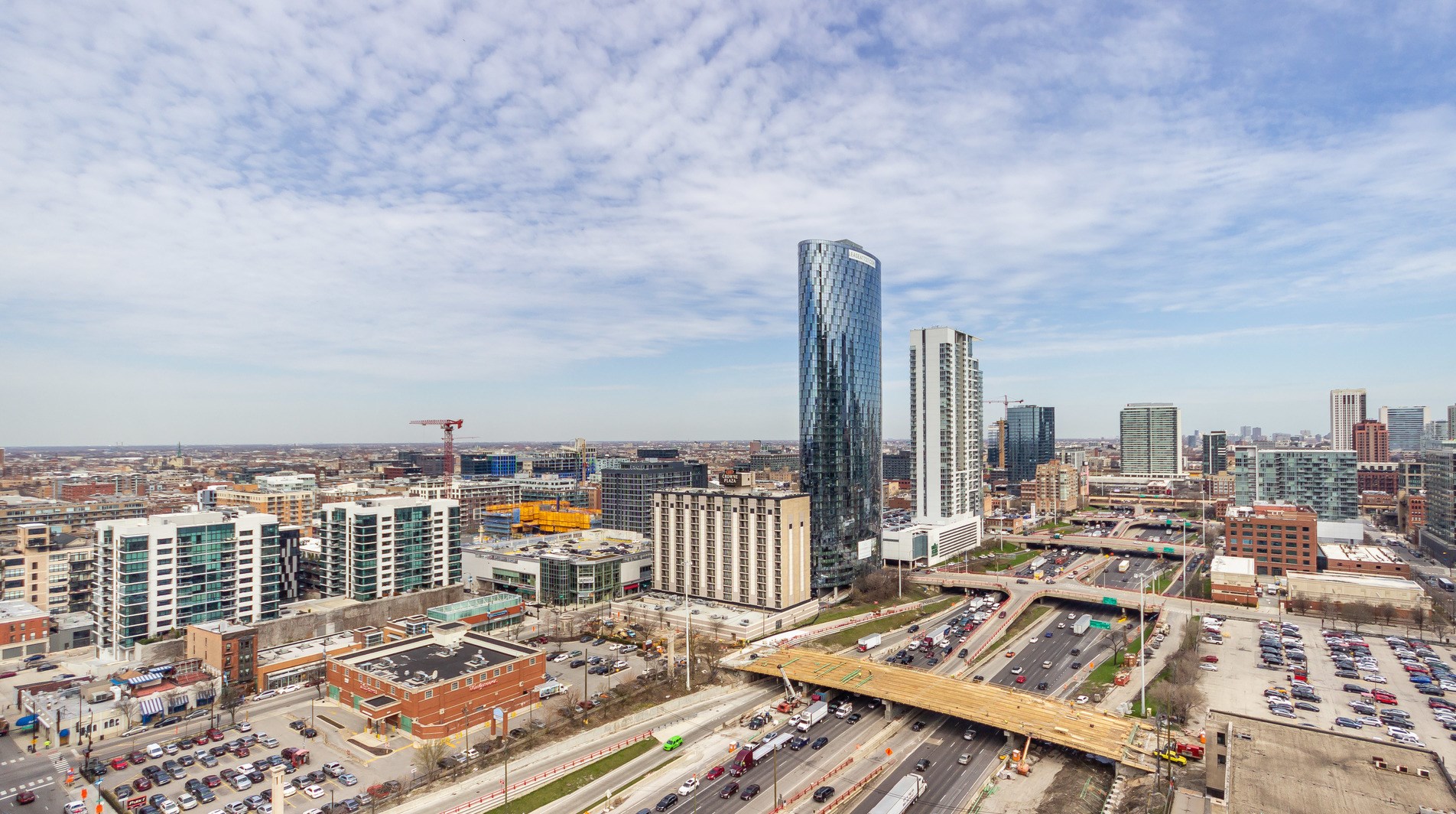 210 S Desplaines St #2111, Chicago, IL 60661