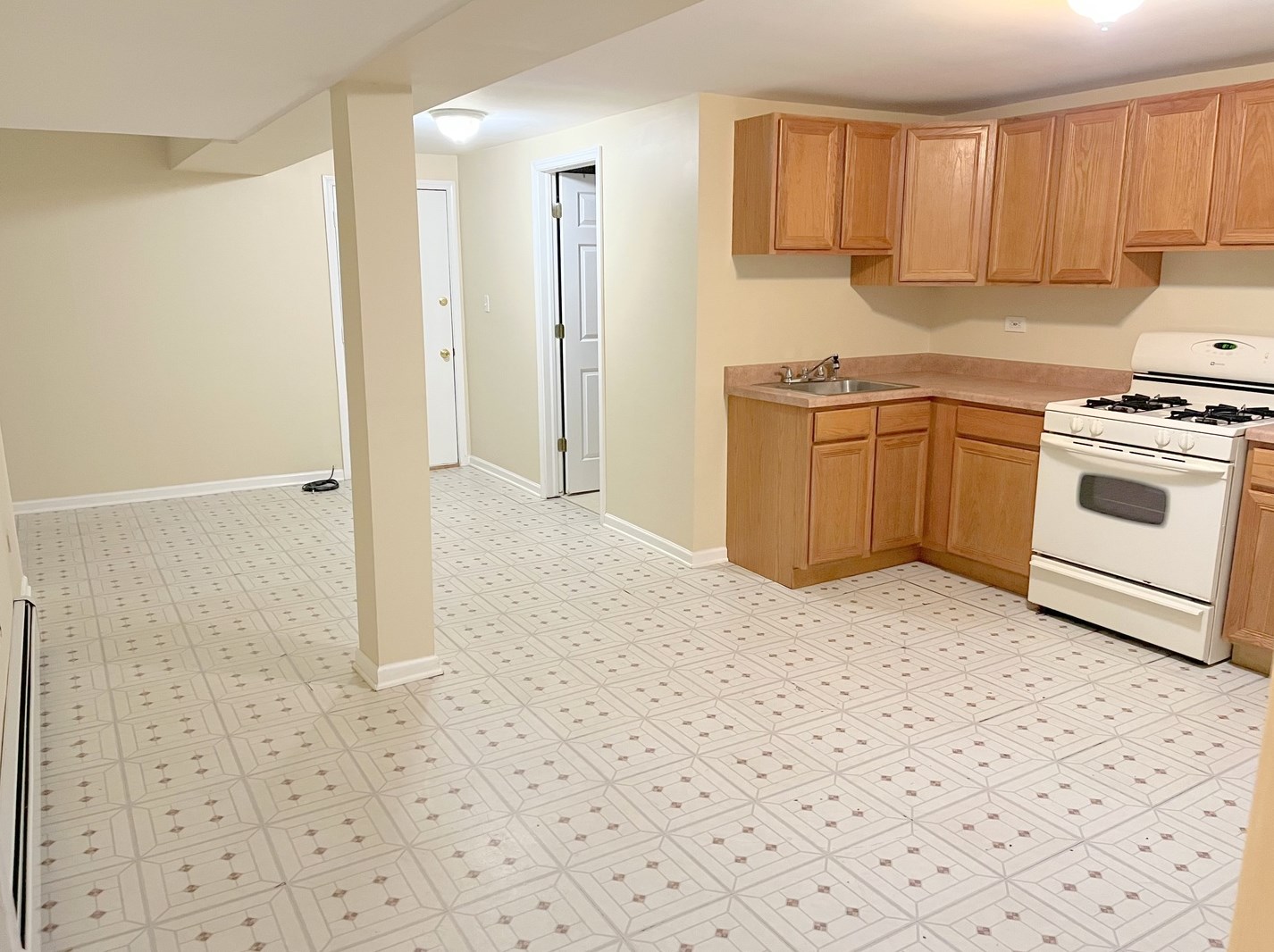 6125 W Rosedale Ave #g, Chicago, IL 60646