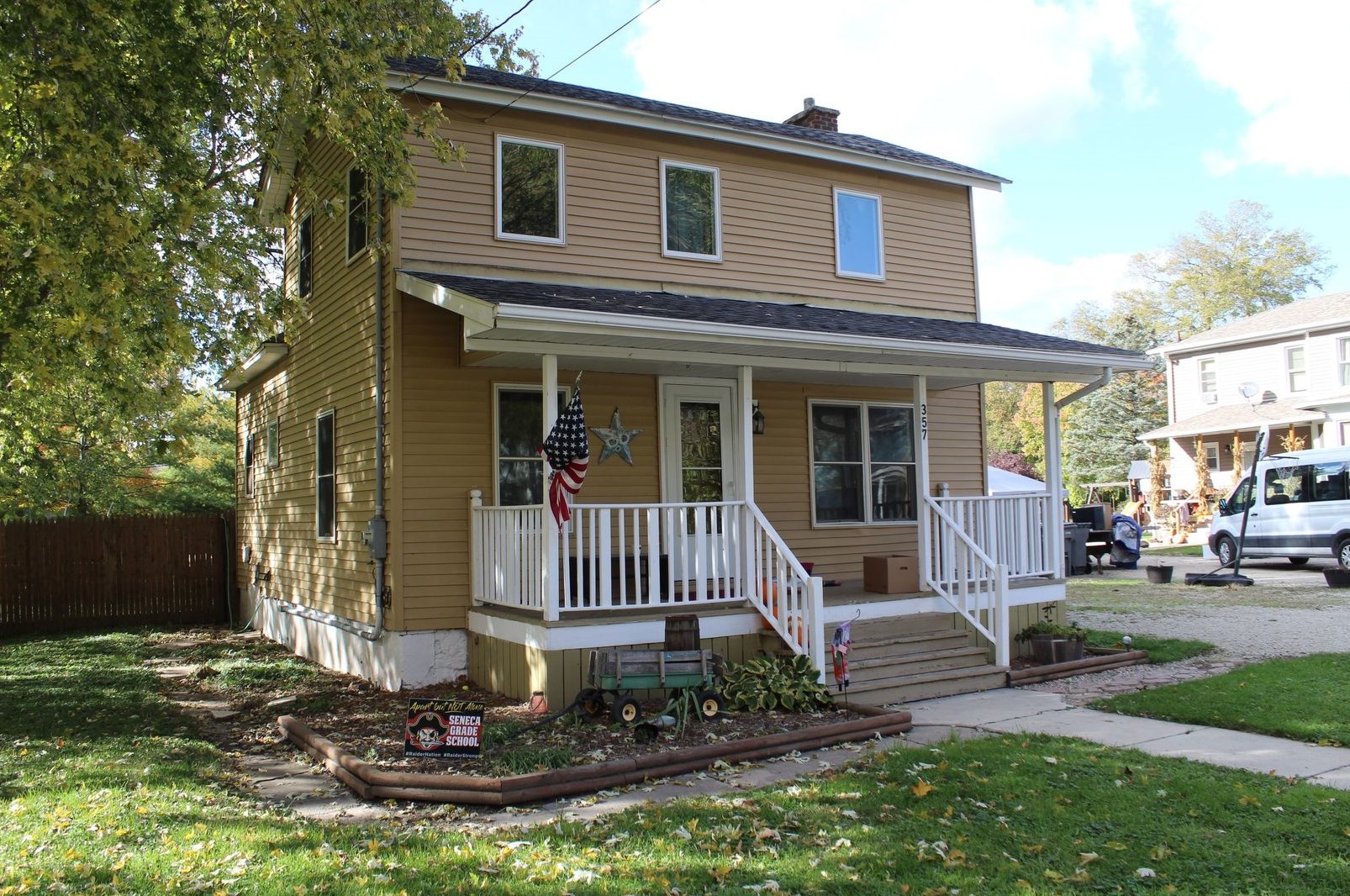 357 Market St, Seneca, IL 61360-9341