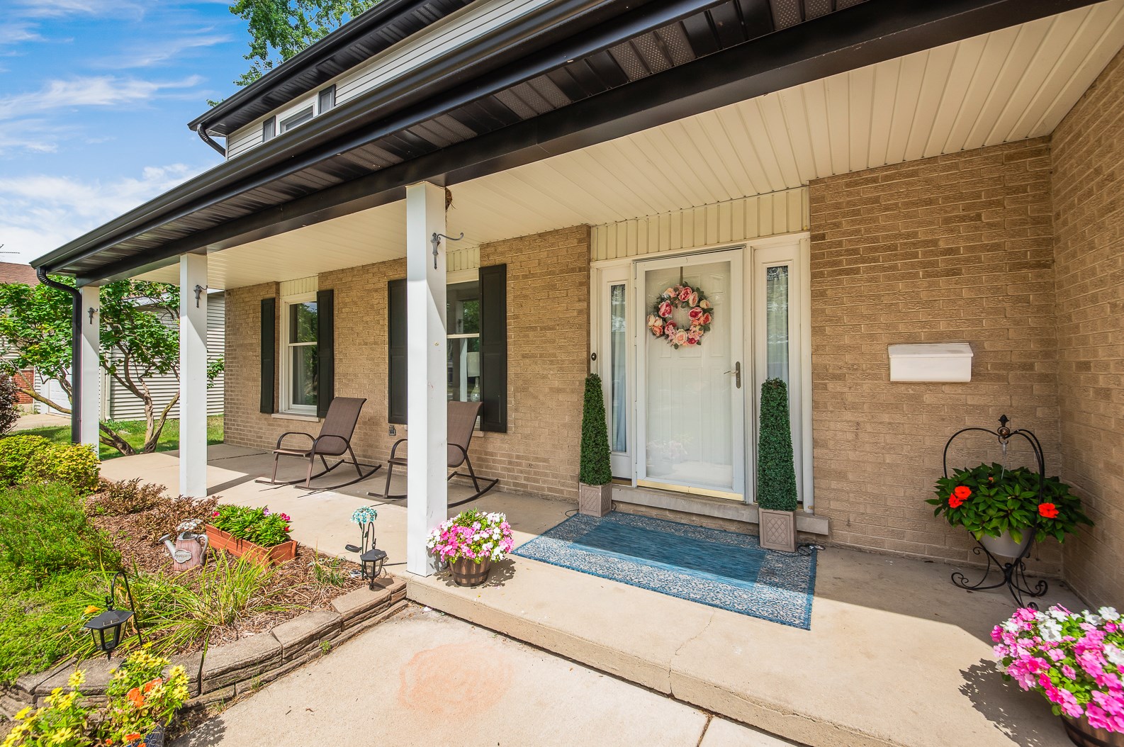902 69th St, Oak Brook, IL 60561-3863