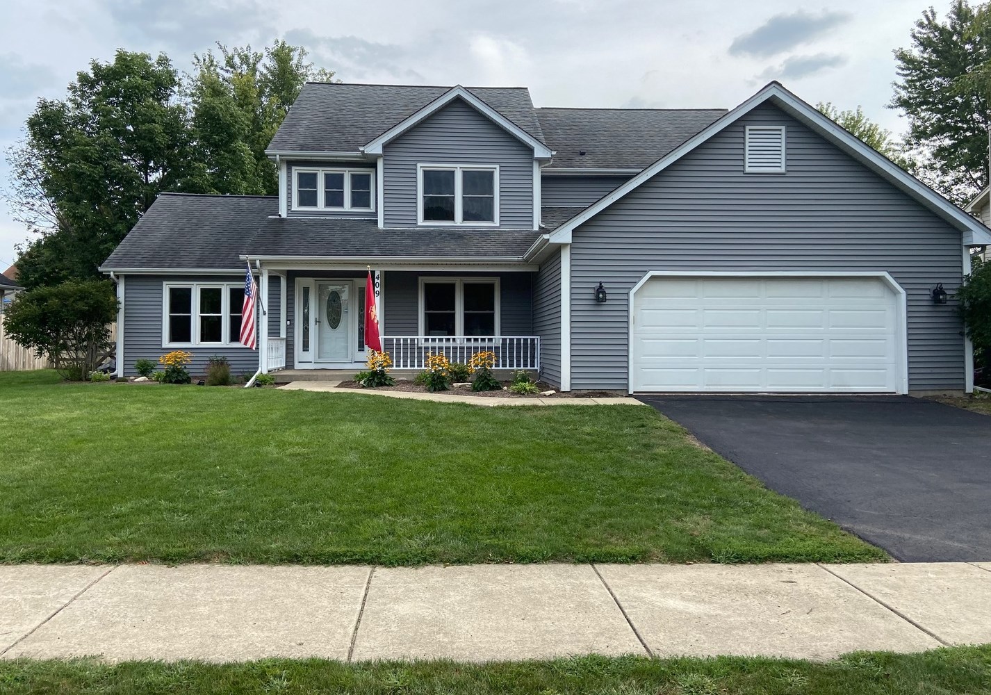 409 Maple Ave, Elburn, IL 60119-8327