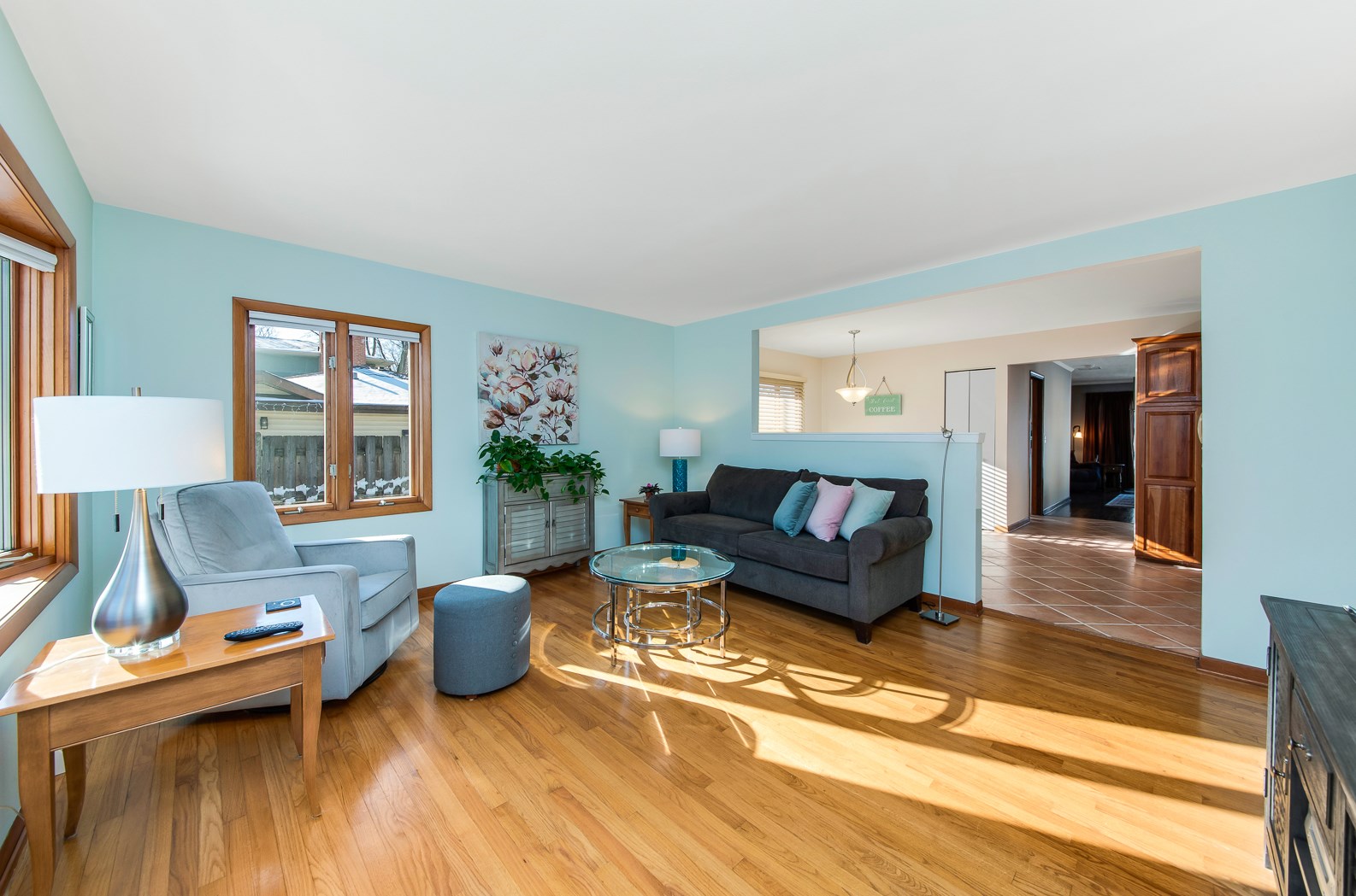 5956 Pershing Ave, Downers Grove, IL 60516-1727