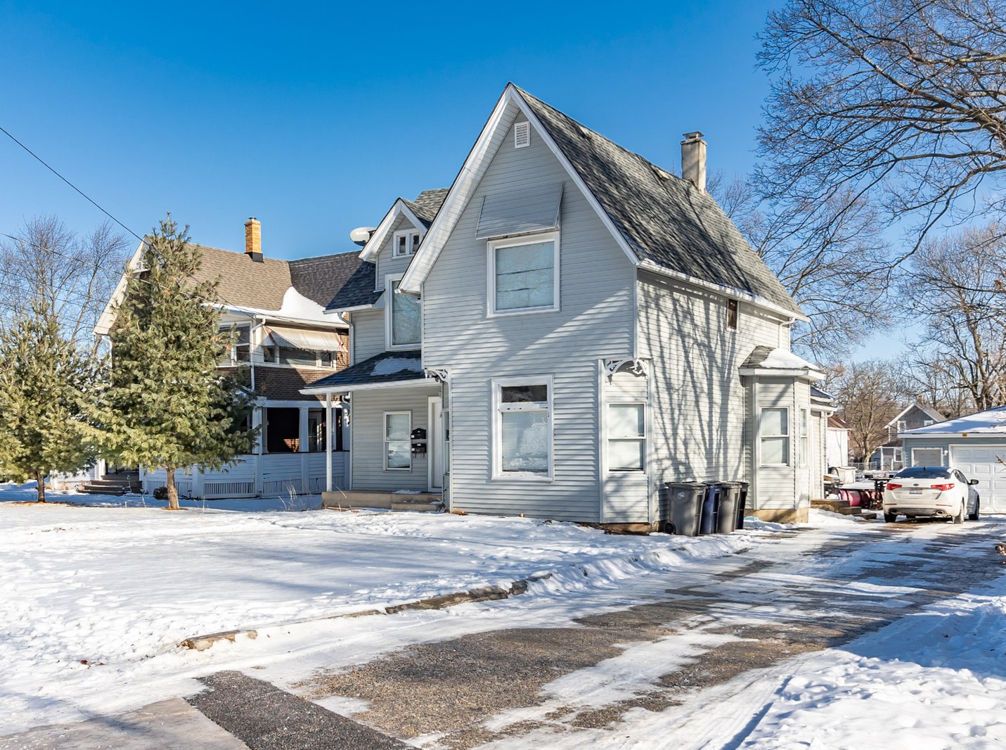 123 Jewett St, Hoffman Estates, IL 60123-6273