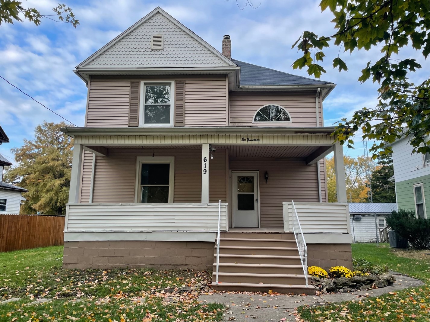 619 S 4th St, Hoopeston, IL 60942