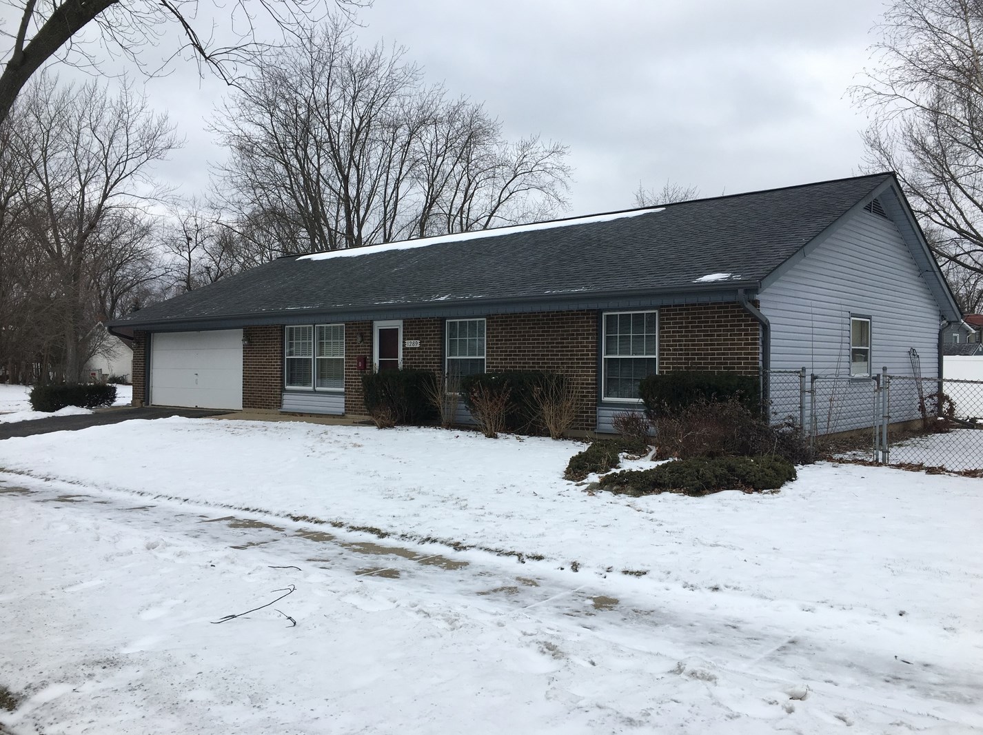 1289 Yorkshire Dr, Hanover Park, IL 60133
