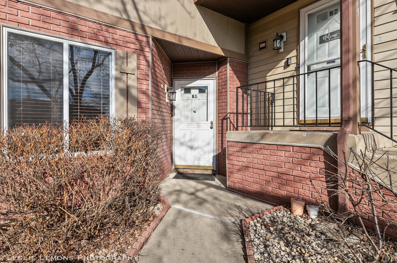 2474 Brunswick Cir, Downers Grove, IL 60517-2046