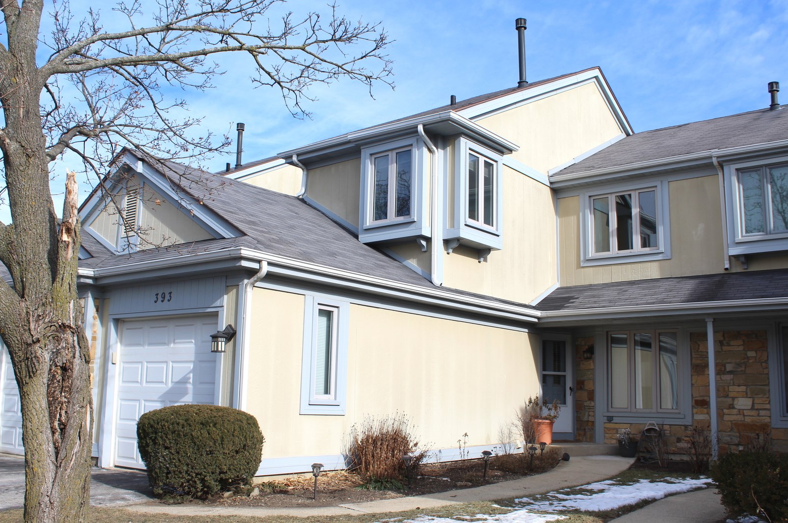 393 Catbird Ln, Bannockburn, IL 60015