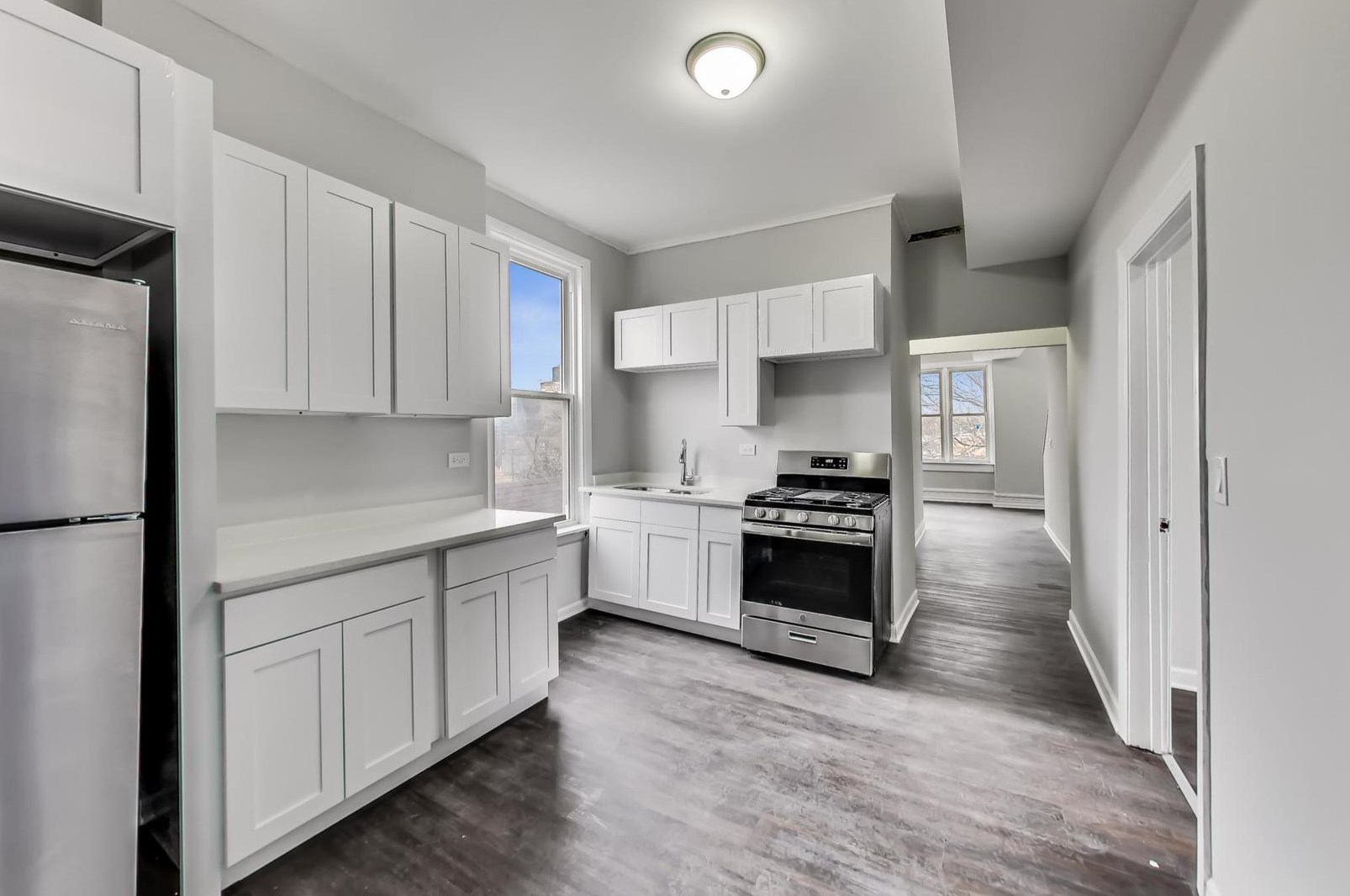 2438 W 25th St #3f, Chicago, IL 60608