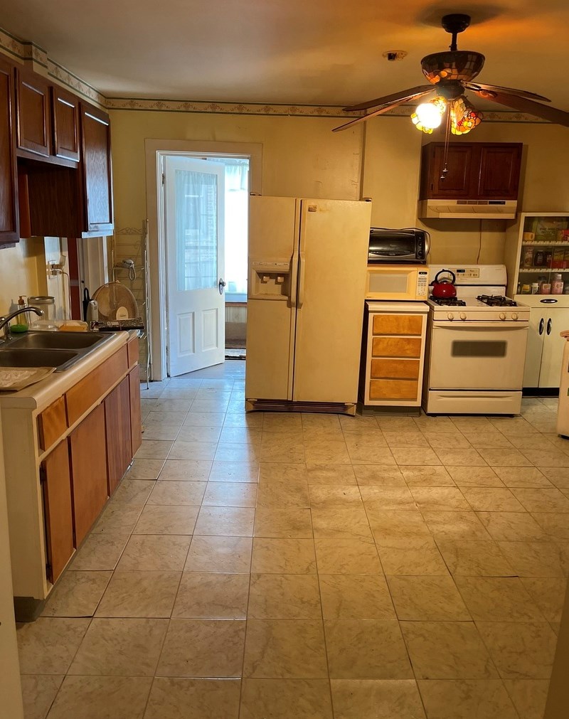 258 Douglas Ave, Hoffman Estates, IL 60120-4145