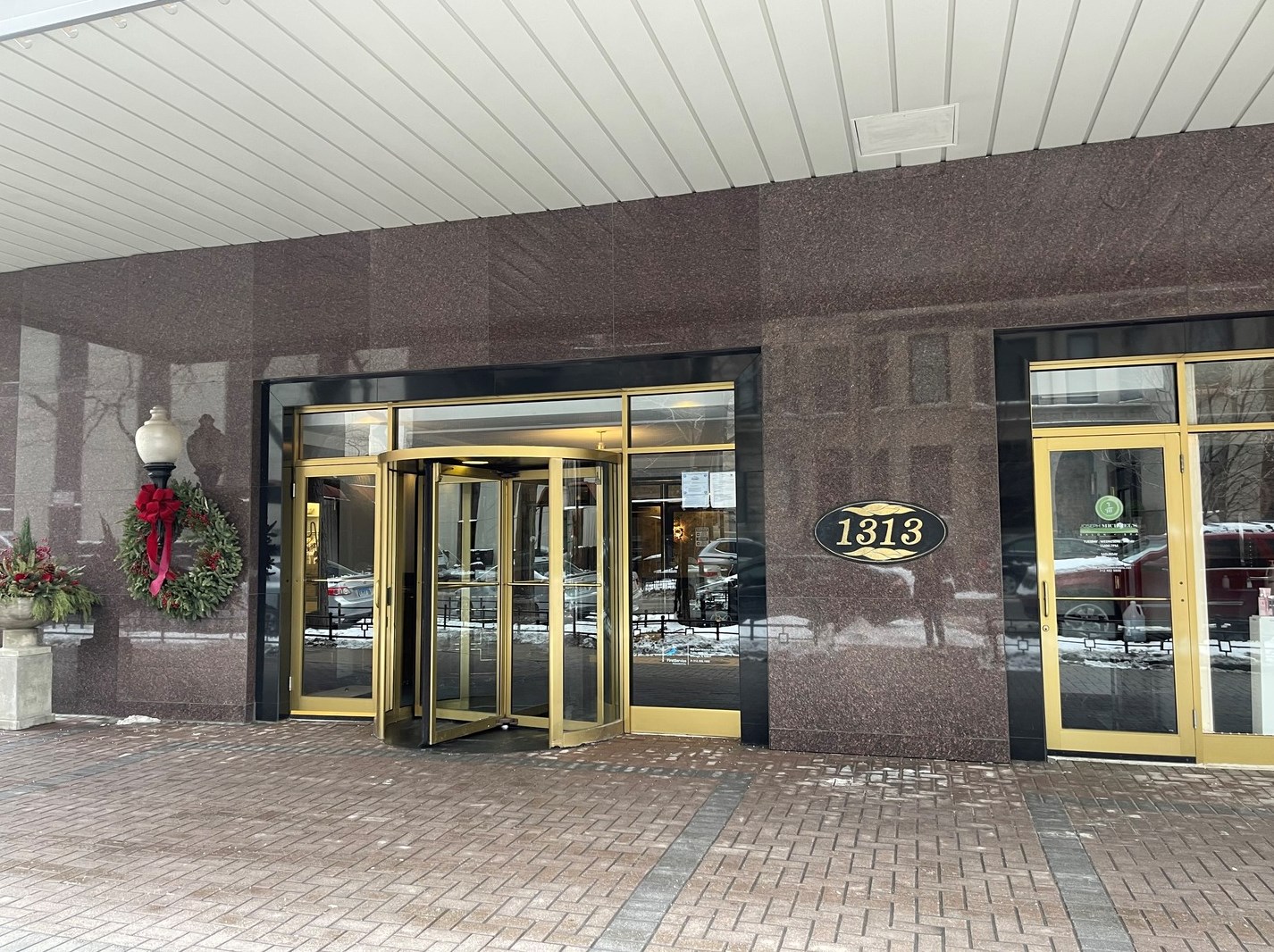 1313 N Ritchie Ct #506, Chicago, IL 60610