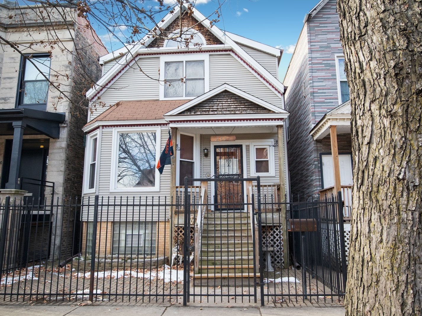 2836 N Sawyer Ave, Chicago, IL 60618