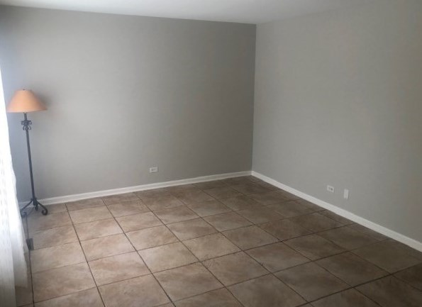 1923 Richmond Ct, Schaumburg, IL 60194-2236