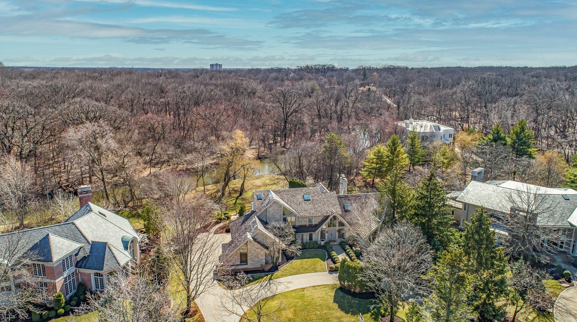 3 Natoma Dr, Oak Brook, IL 60523-7711