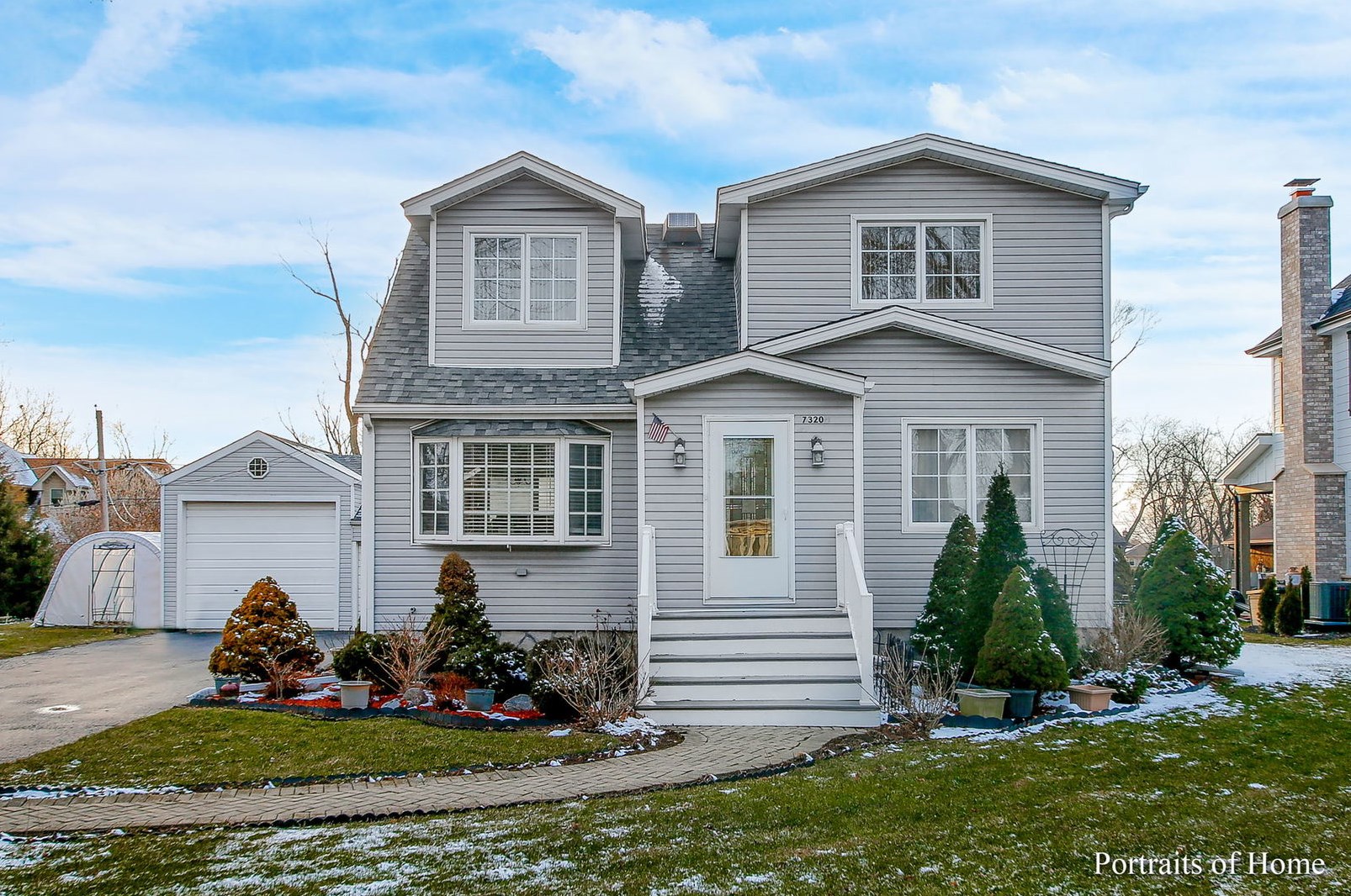 7320 Hamilton Ave, Willowbrook, IL 60527-6910