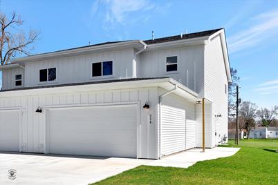 214 W River Street - Photo 1