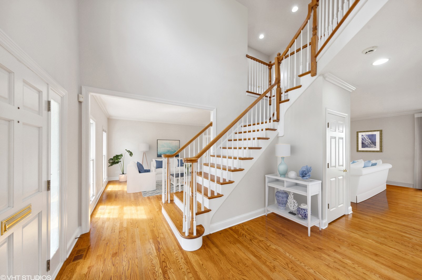 8 Clay St, Oak Brook, IL 60521-3206