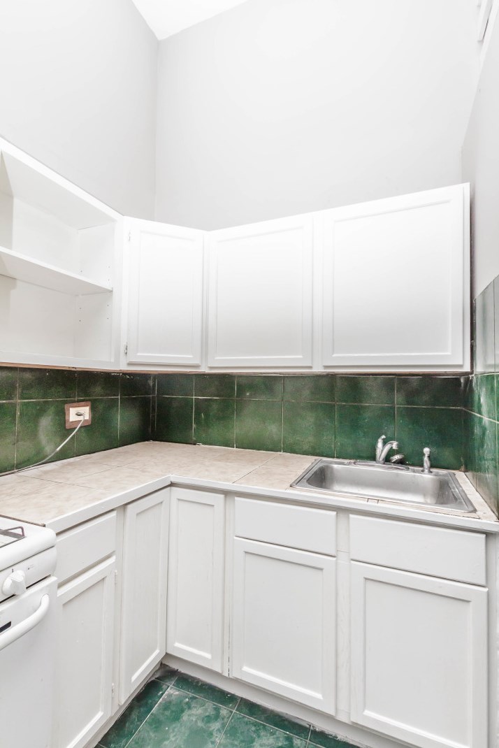 2639 W 25th St #1f, Chicago, IL 60623