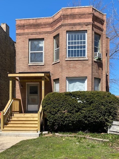 701 Reba Pl, Evanston, IL 60202-2616