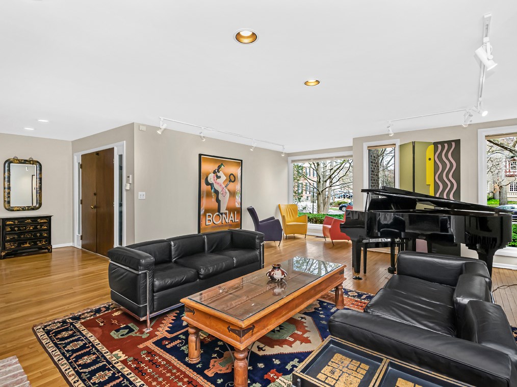 412 Clark St, Evanston, IL 60201-3808