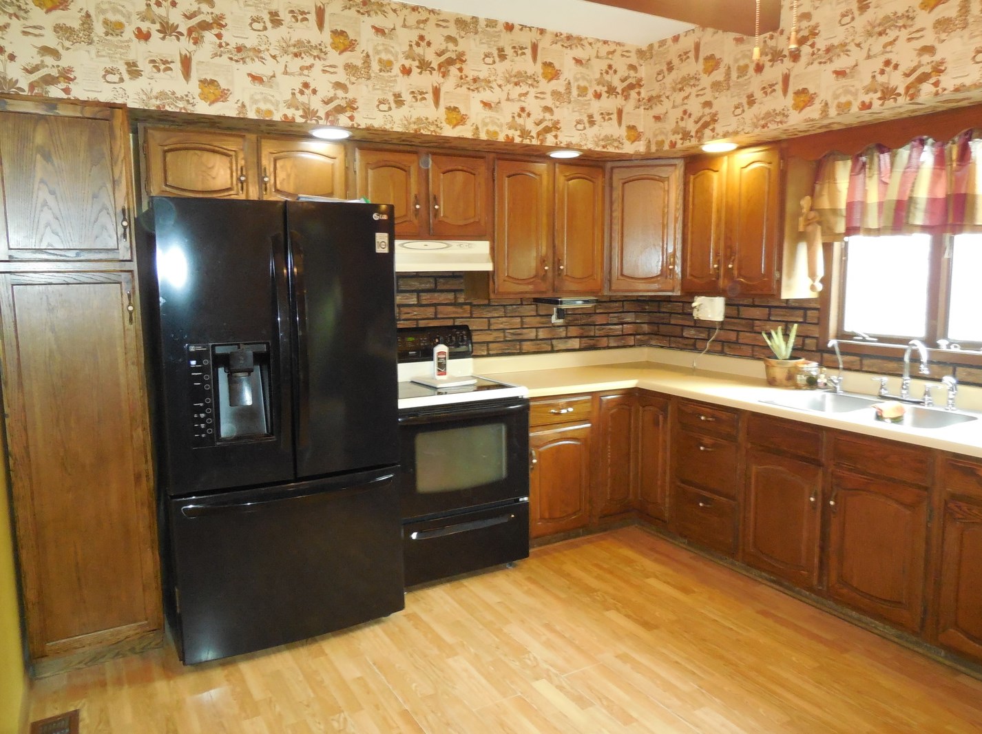 309 Church St, Utica, IL 61373-9443