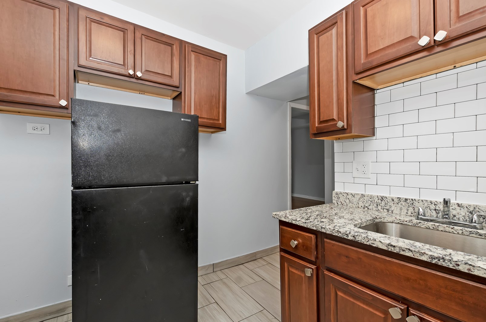 6100 S Eberhart Ave #2e, Chicago, IL 60637