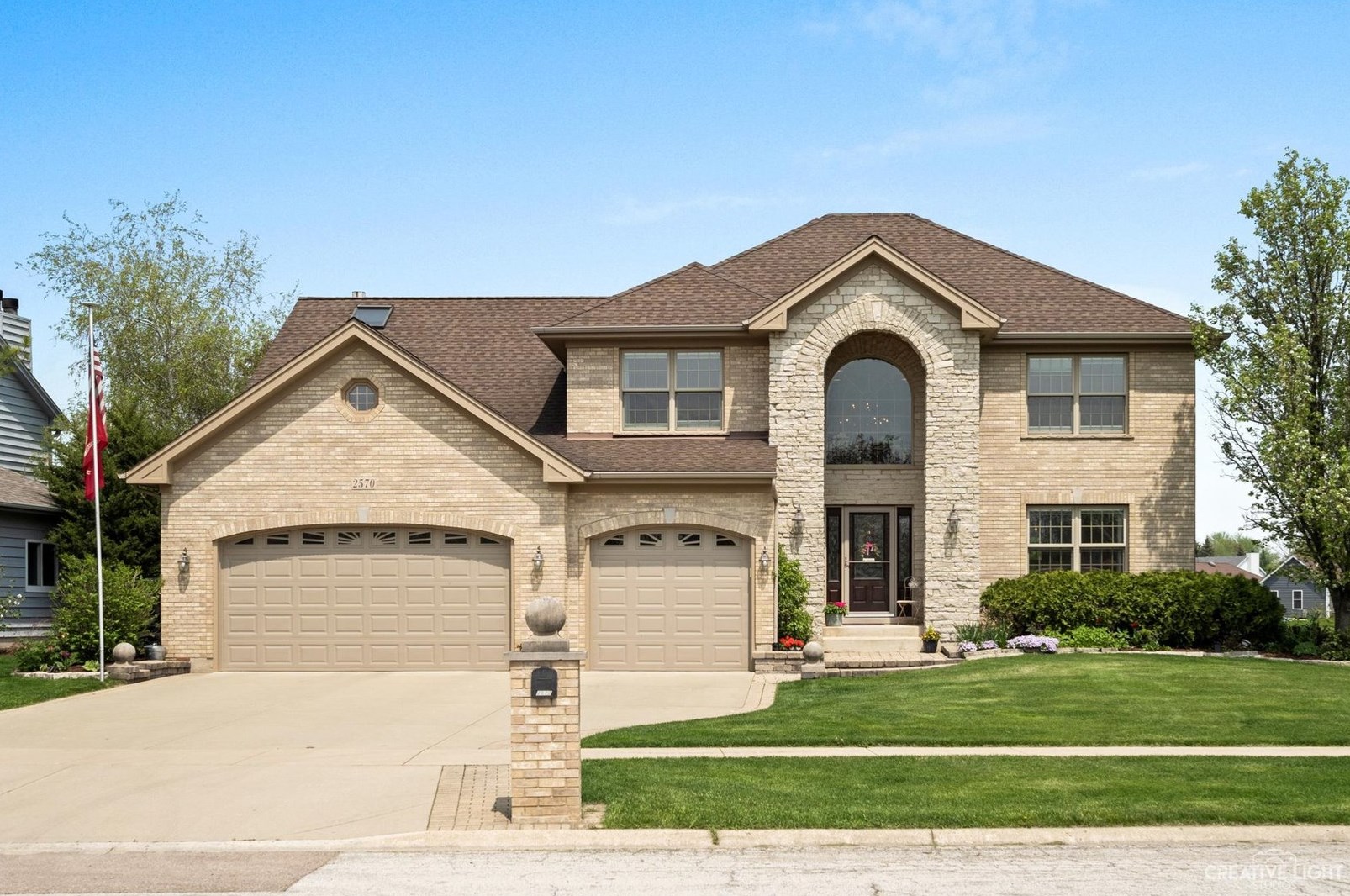 2570 Coach And Surrey Ln, Aurora, IL 60506-4454