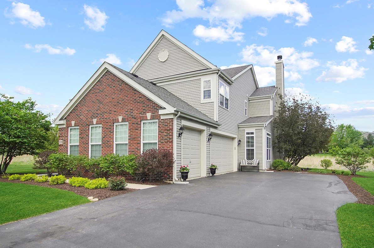 570 Homestead Ct, Aurora, IL 60506-8127