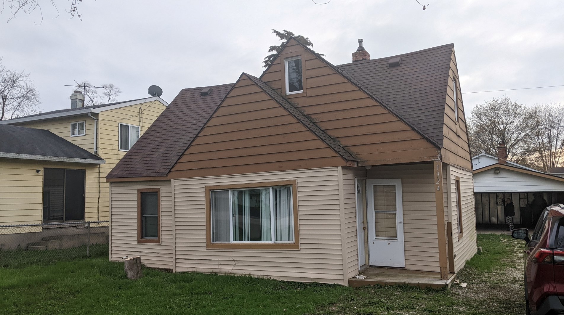 1324 Cherokee Dr, Volo IL  60073-1513 exterior