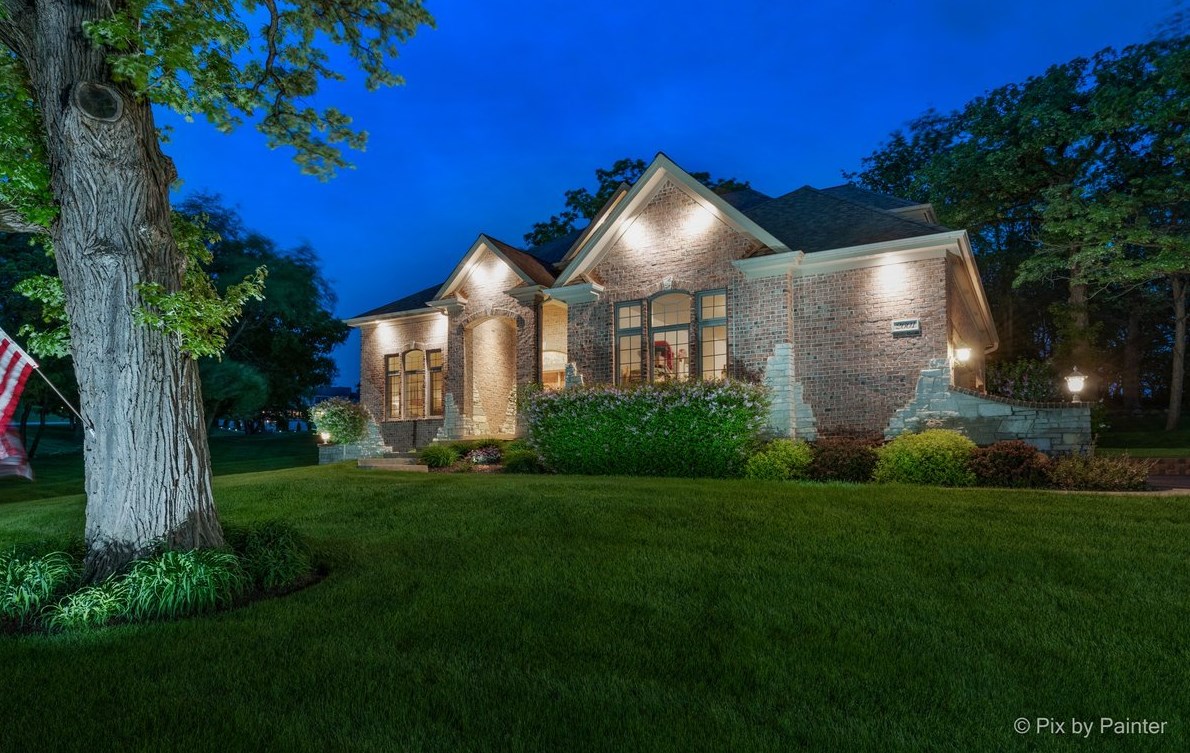2601 Rolling Oaks Rd, Spring Grove, IL 60081