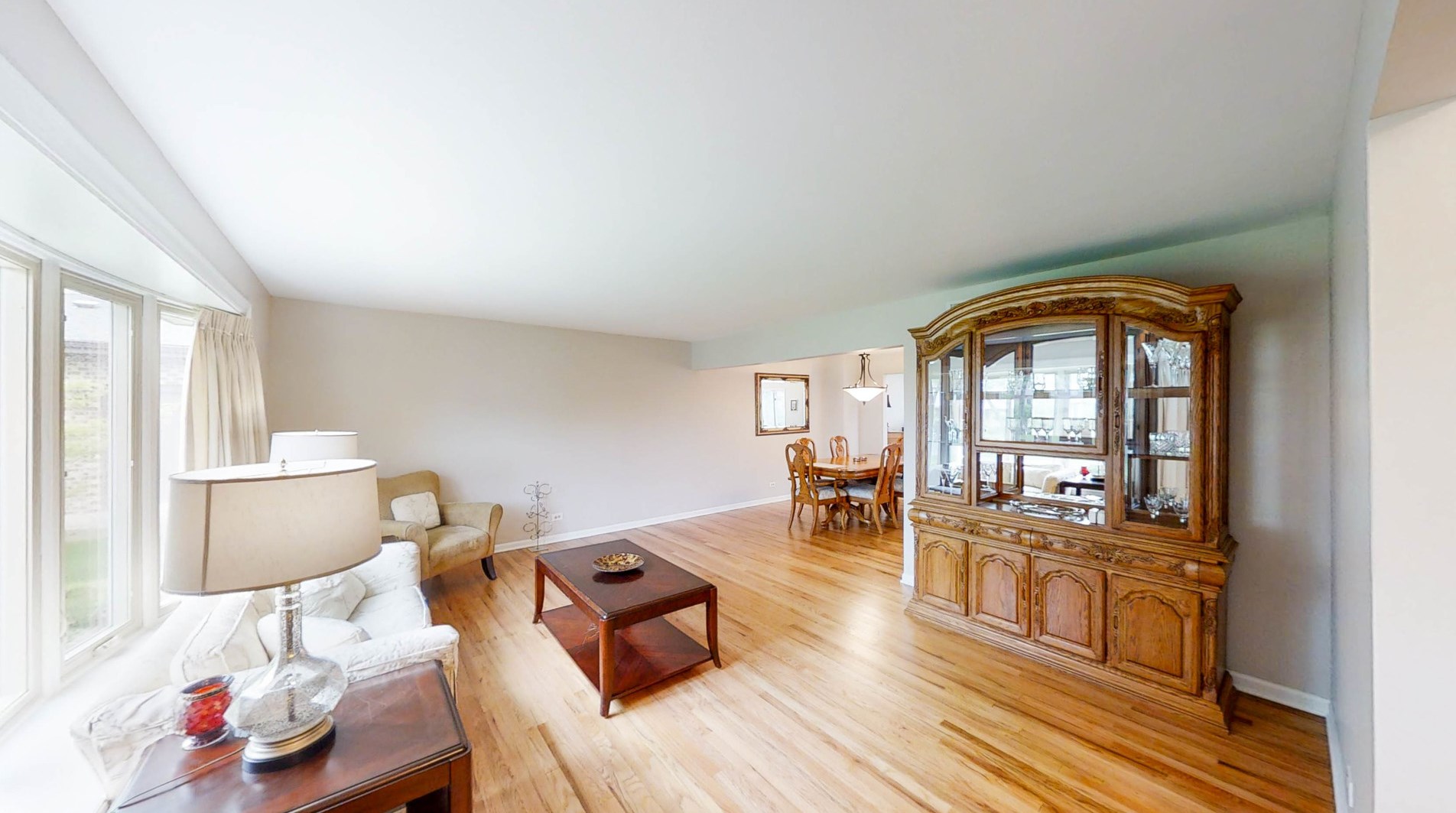 1917 Holly Ave, Oak Brook, IL 60561-3518