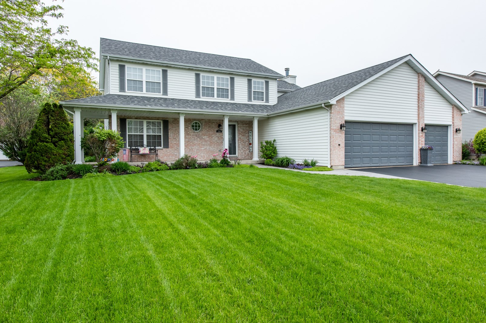 334 Old Darby Ln, Winthrop Hbr, IL 60096-2008