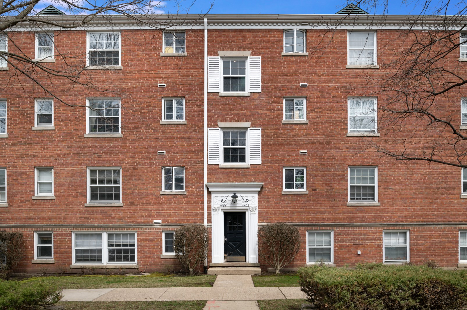 1404 Hinman Ave, Evanston, IL 60201-5312