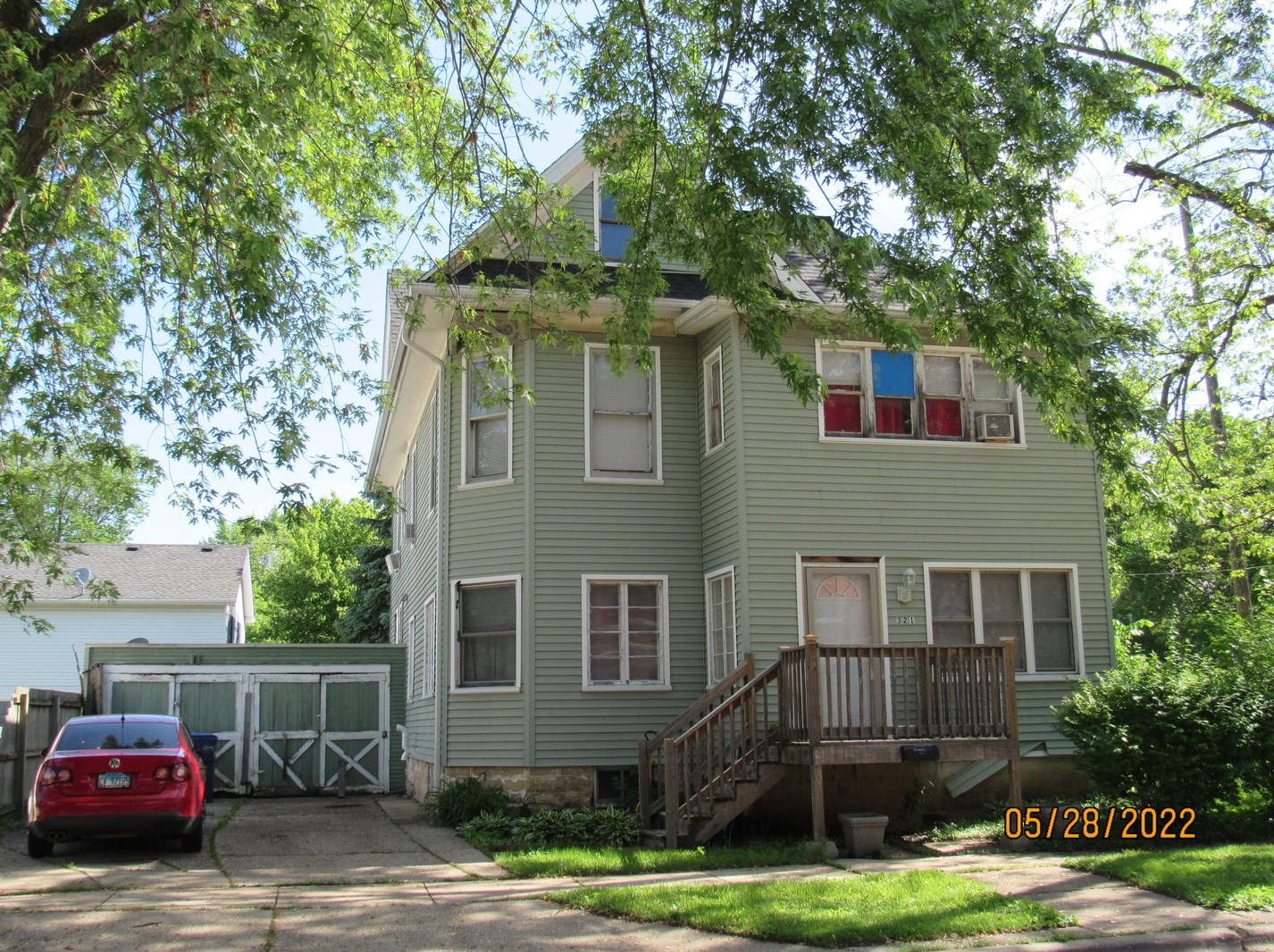 321 Fisk Ave, Dekalb, IL 60115-3320