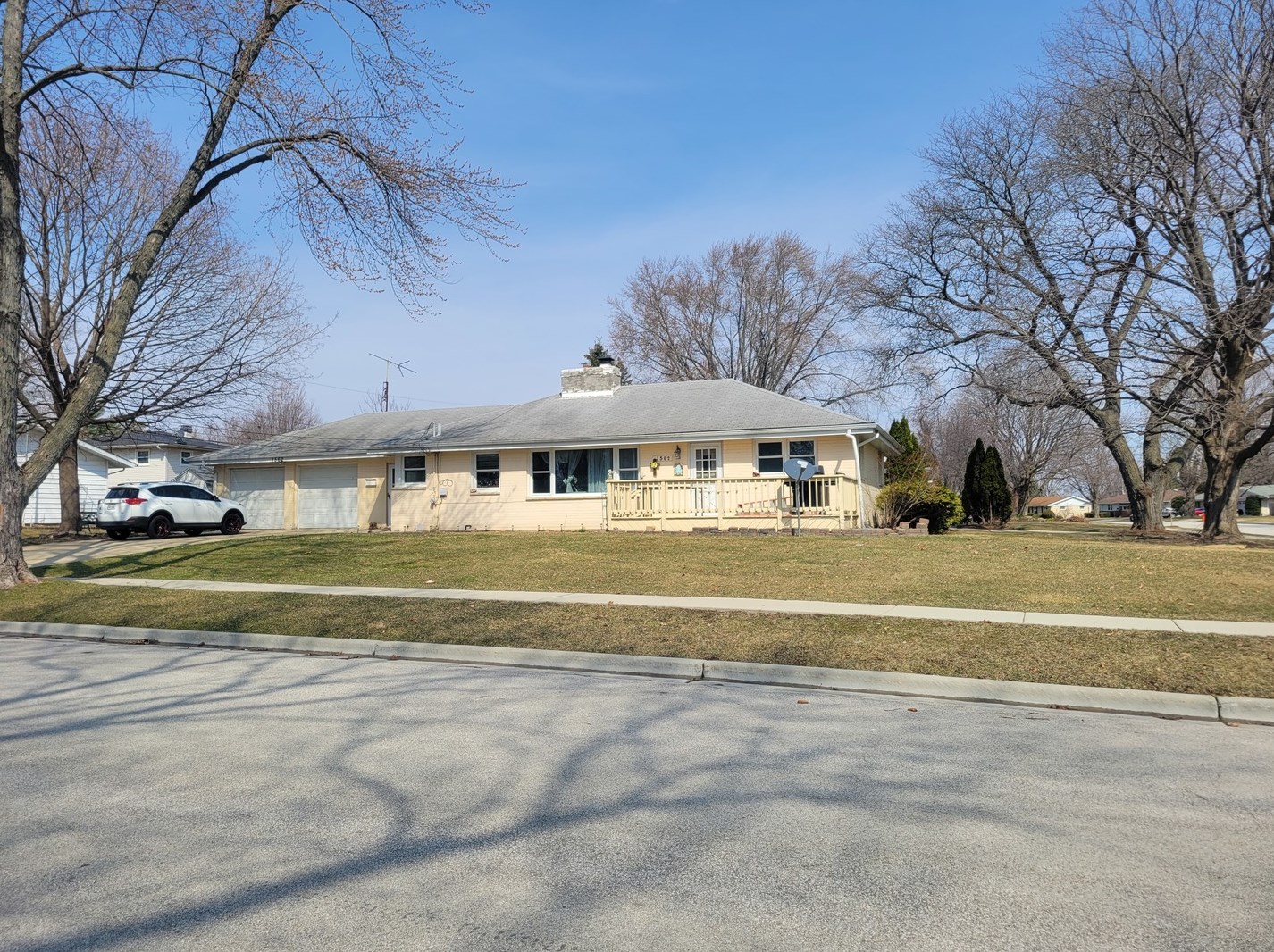 1562 Junior Pl, Hoffman Estates, IL 60123-2630