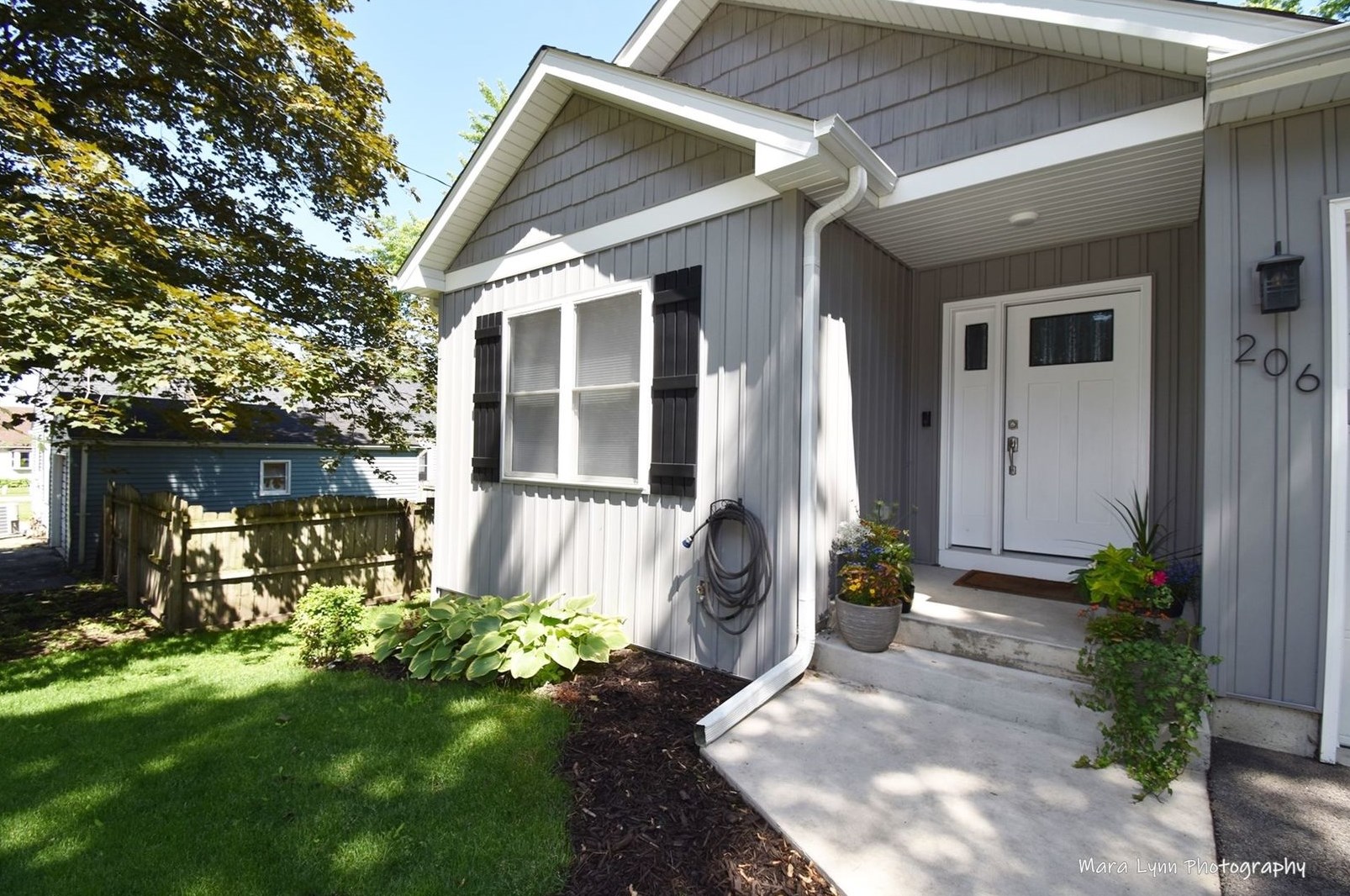 206 Kansas St, Elburn, IL 60119-9030