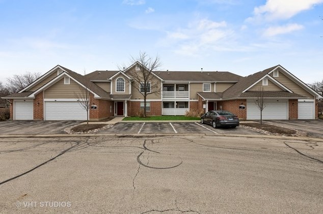 1630 Lincoln Meadows Cir, Schaumburg, IL 60173-6217