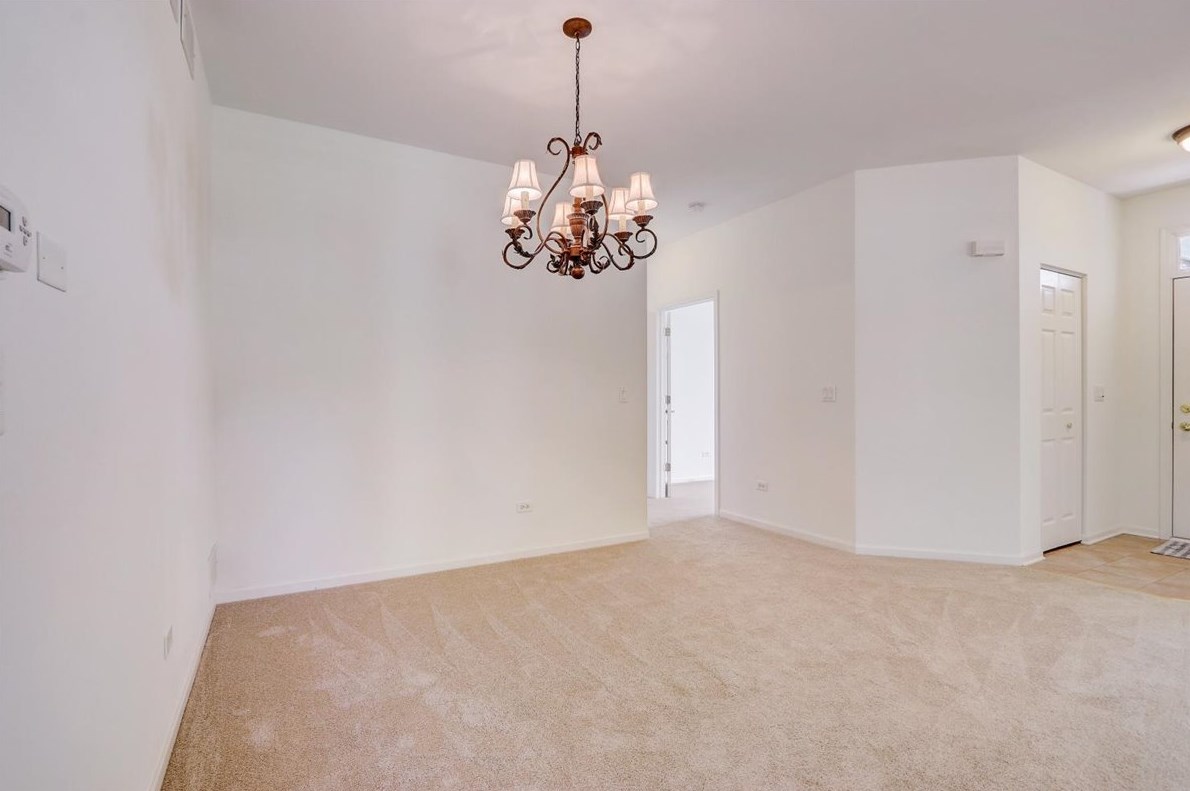 2269 Meadowcroft Ln, Volo, IL 60030-4413