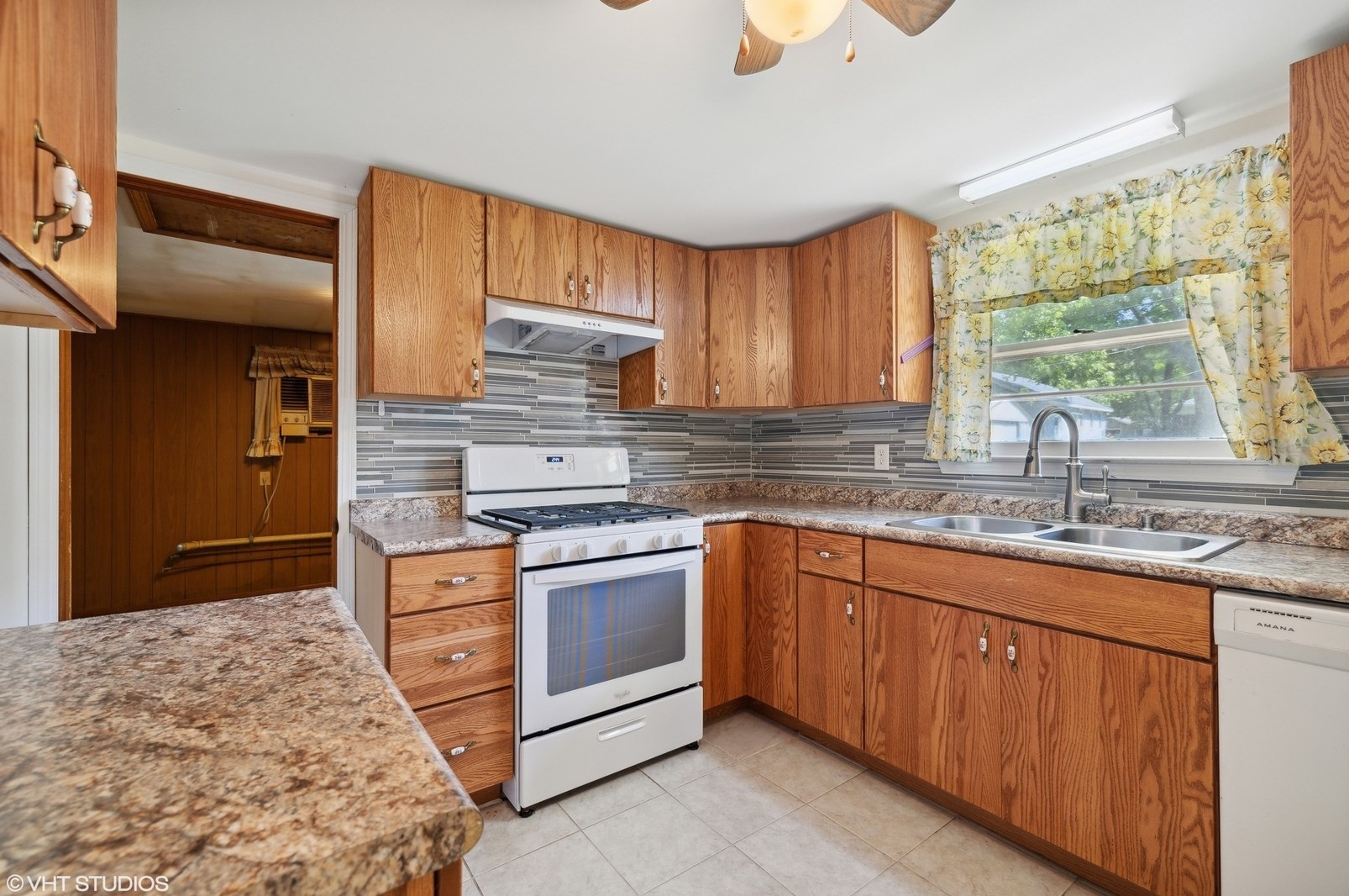 411 Cross St, Lorenzo, IL 60481-1016