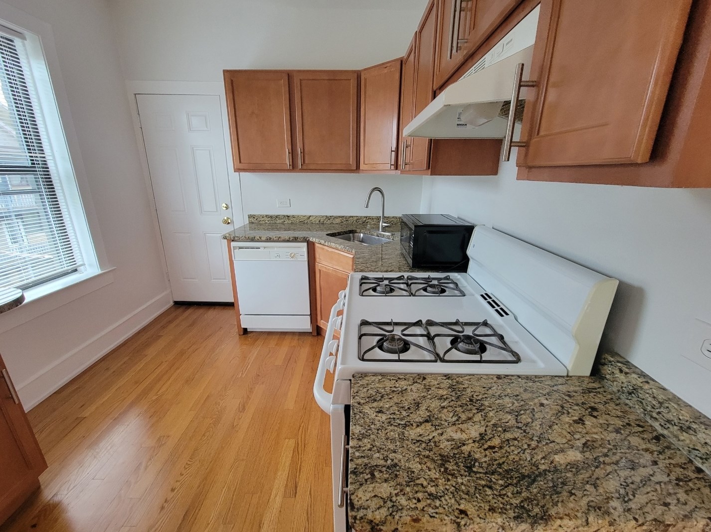 716 Clark St Apt 1s, Evanston, IL