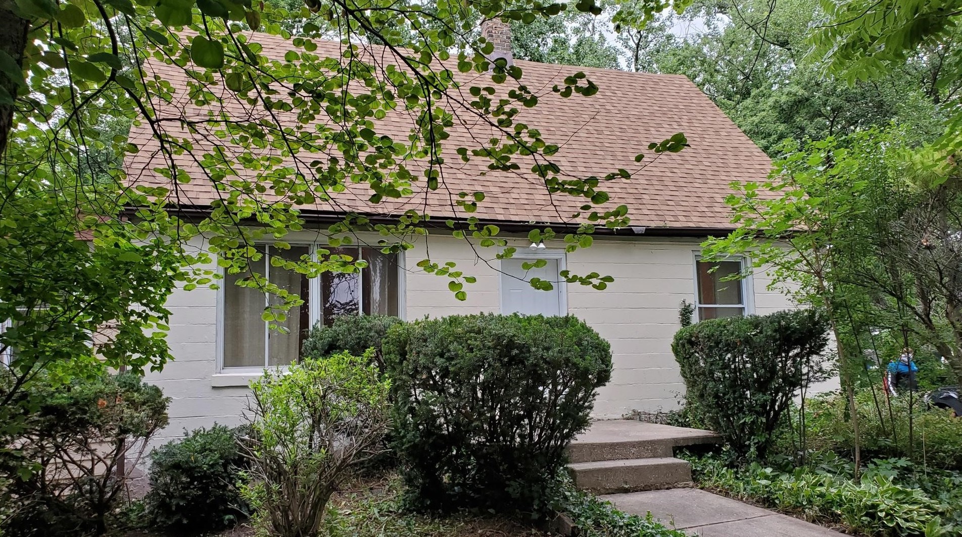 9040 N Greenwood Ave, Niles, IL 60714