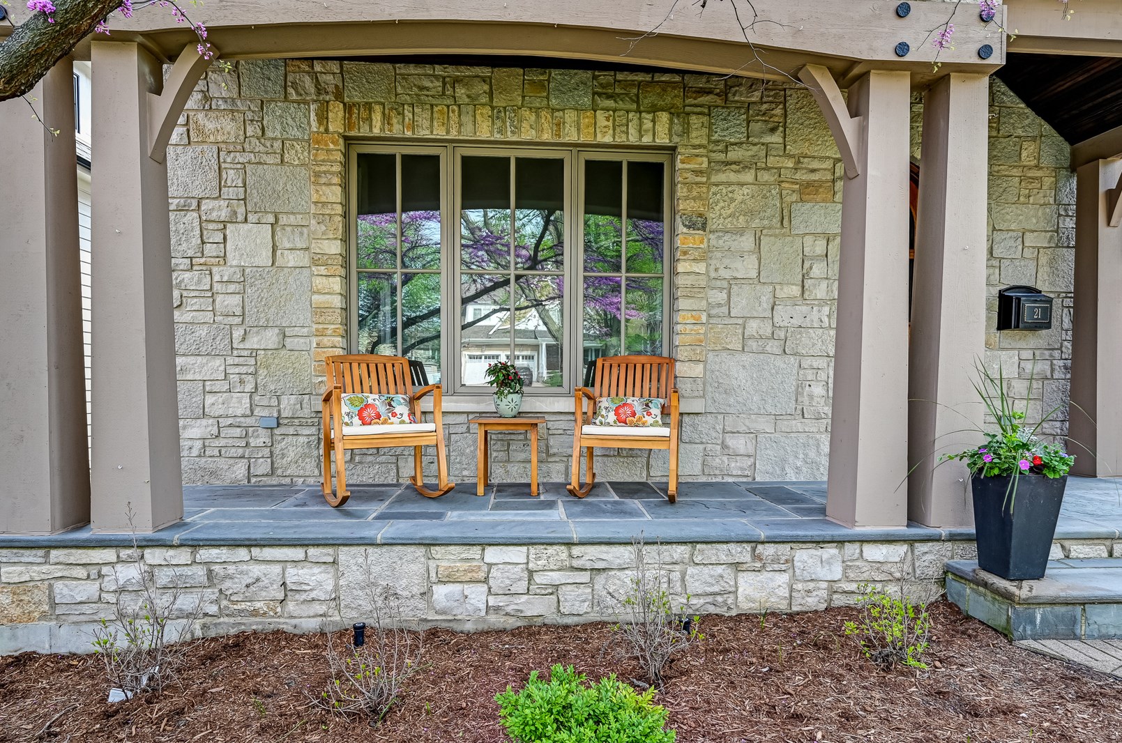 21 Blodgett Ave, Willowbrook, IL 60514-1134