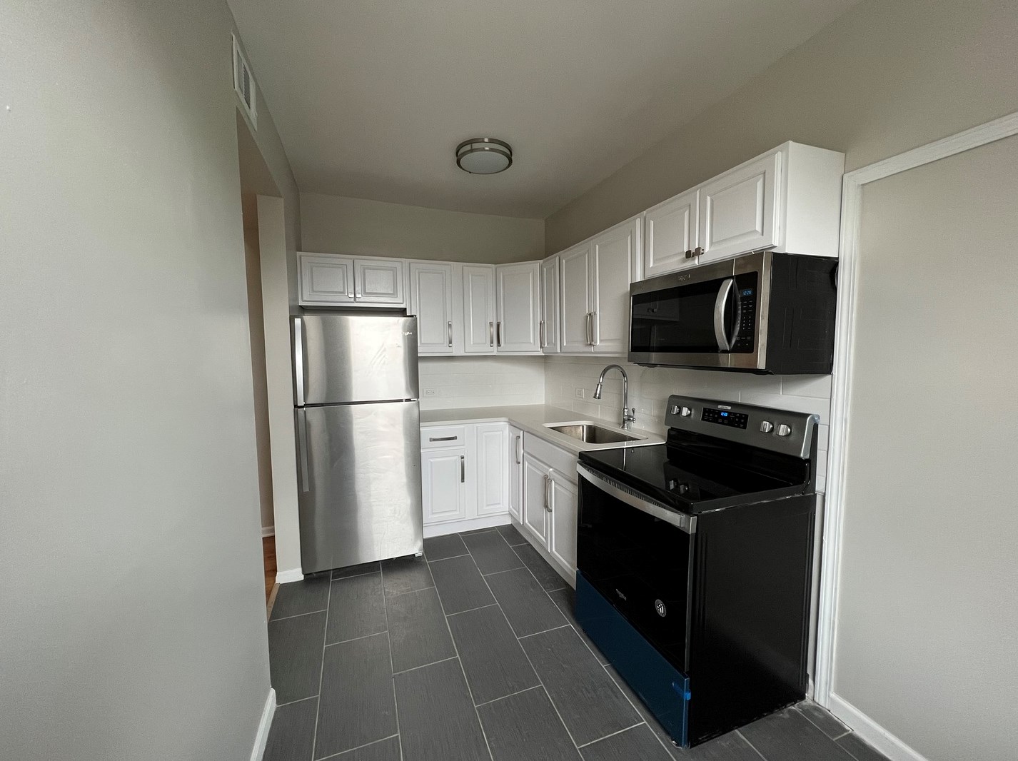 3242 N Pulaski Rd #3, Chicago, IL 60641