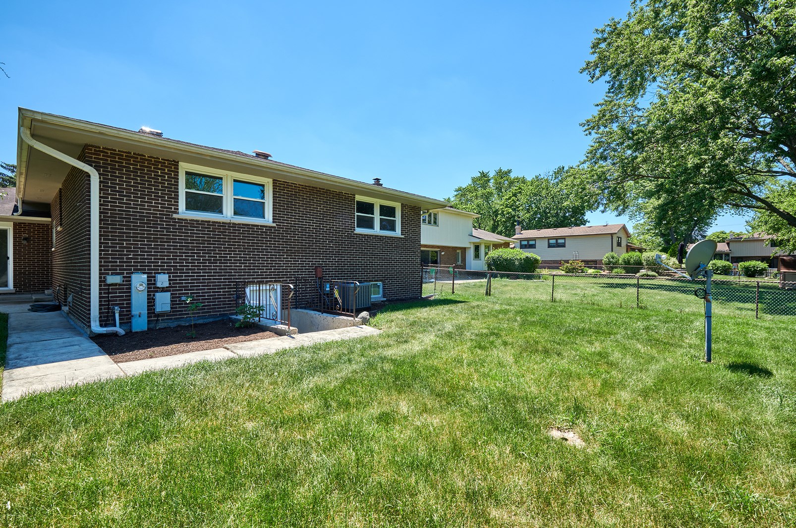 1310 67th Pl, Downers Grove IL  60516-3326 exterior