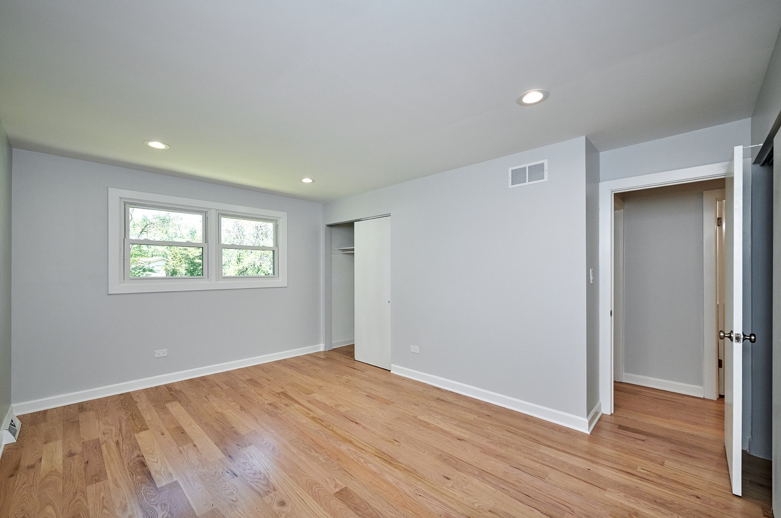 1310 67th Pl, Downers Grove IL  60516-3326 exterior
