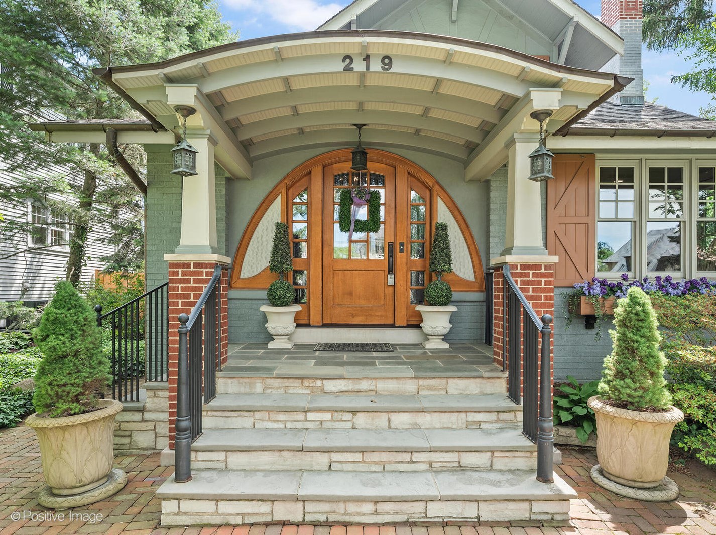 219 Lincoln St, Oak Brook, IL 60521-3440