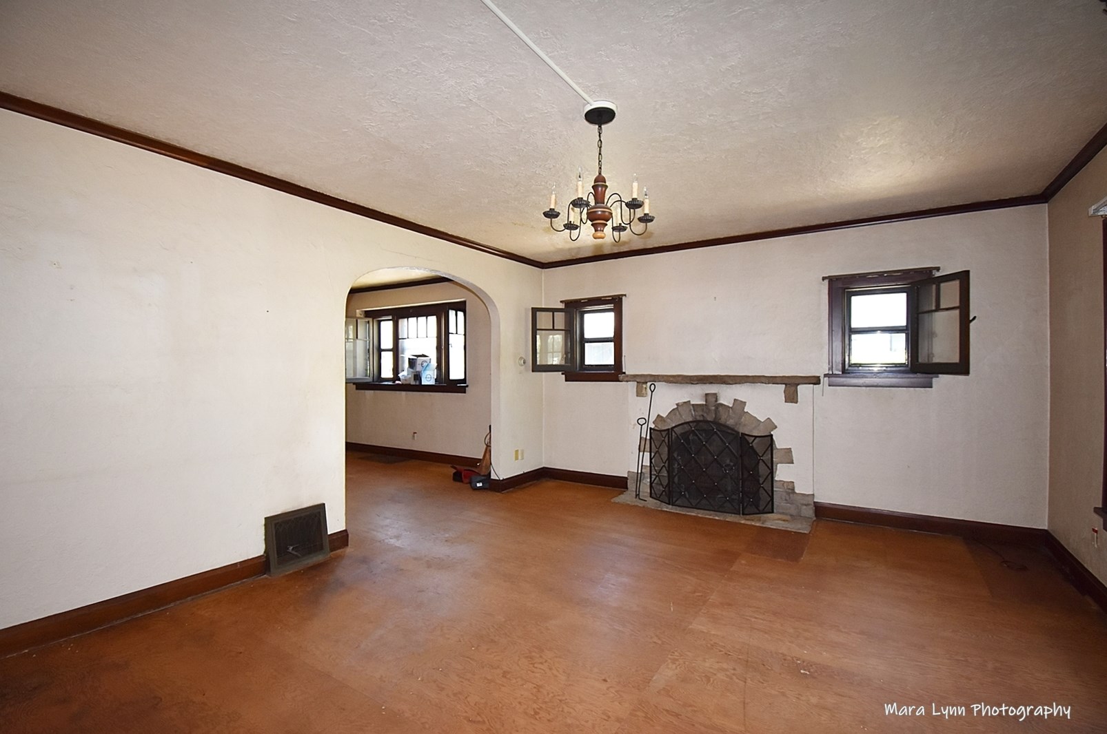 109 Highland Ave, Aurora, IL 60506-5025