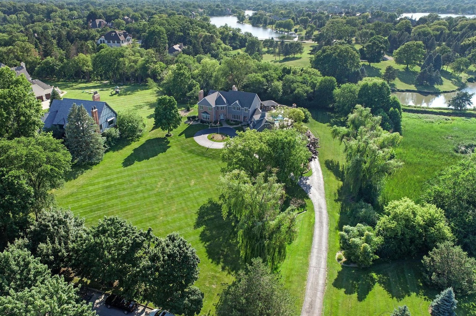 30 Polo Dr, Hoffman Estates, IL 60010-7110