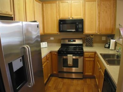 2444 Georgetown Cir, Aurora, IL 60503